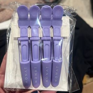 Monat alligator hair clips